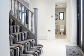 Home from home - 4 Double Bed House with Parking - Image 5