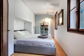 Bragora Smoochy Attic In Venice - Image 3