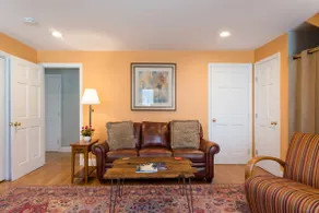 The Red Door Carriage House - Image 3