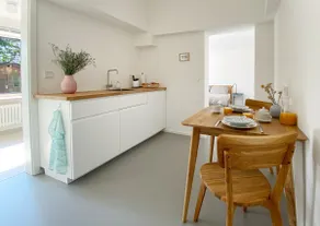 Modern apartment with nice cabin and garden - Image 4