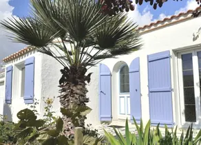 Villa with a heated spa, 400 metres from the beach - Image 3