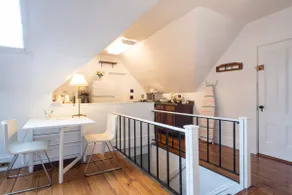 Sunny top flr modern 2-bed laundry EV charge & T - Image 5