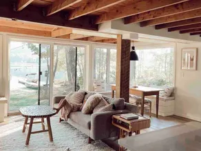 Designer lakefront getaway, close to Skiing - Image 5
