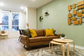 Modern Hidden Gem | Downtown | Free Parking/WiFi - Image 3