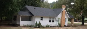 Mammaws Little White Farmhouse - Image 3