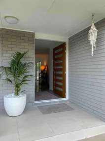 Beachy house with pool - Image 2