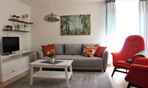 Apartment with parking garage - Image 3