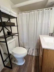 Secluded, 1BR/1BA, Apartment with Kitchenette - Image 5