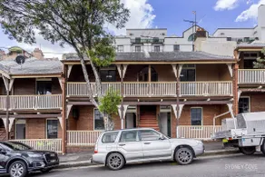 Beautiful Historic Apartment - Perfect Location - Image 4
