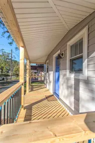 Downtown OneTree Bungalow-Walk to LiveOakPavilion - Image 5
