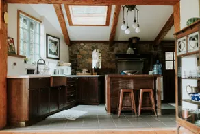 Rustic Yet Luxurious Cabin in the Redwoods - Image 2