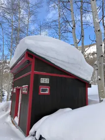 Hidden Gem! Swiss Cottage Ski Chalet - Image 2