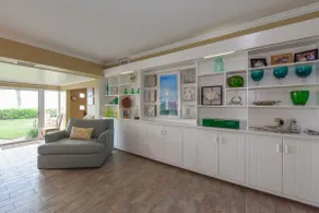 Zilli Villa, a 2,000 sf home right on the beach. - Image 5