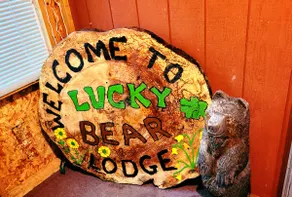 Lucky Bear Lodge. Secluded Cabin in the Woods, Beach access. Pet friendly  - Image 2