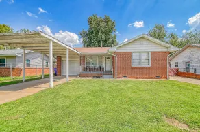 Near OU, IH-35, YMCA, Downtown Norman; Carport - Image 2