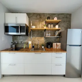 Boho Chic Apartment close to the airport and the beach with a private bathtub - Image 2