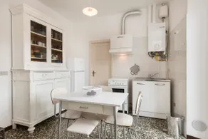 Stresa Apt. CENTRAL with LAKE VIEW (and Wi-Fi!) - Image 3