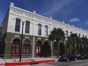 Harbor Haven: Perfect Cruise Terminal Stay #4 - Image 3