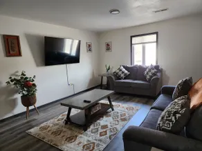 Quiet renovated apt unit north Dodge - Image 3
