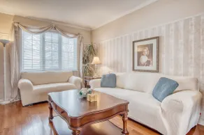 4 BD 2.5 BA Home by Centrum Mall & Signature Plaza - Image 4