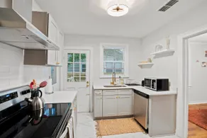 Charming San Marco Bungalow, Close to Everything - Image 4