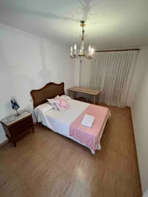 Centrally located house in Turís - Image 4