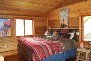 Secluded 440 Acre log Cabin Lake Naci Retreat - Image 2