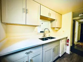 Denver Tech Center 1 queen full kitchen & Laundry - Image 2