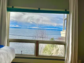Oceanfront private studio king bed beach kids pets - Image 4