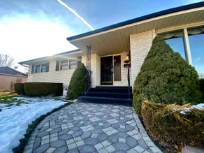 Roomy Midtown Home-Large and Central to Everything - Image 2