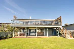 NETHERBY WATERS BEACH HOUSE- Phillip Island - Image 3