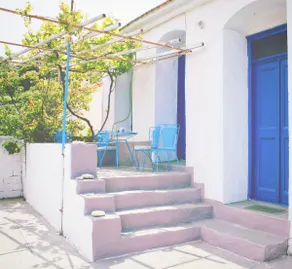 Iliana's courtyard - Image 4