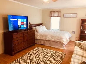 Private Creekside Getaway at Sitton Place - Image 2