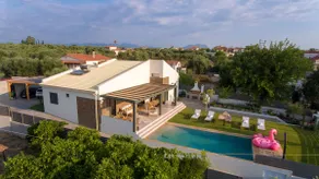 Luxury Country House - Image 4