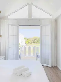 Dreamy Beach House Escape - Image 2