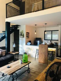 Loft-style apartment - Image 4