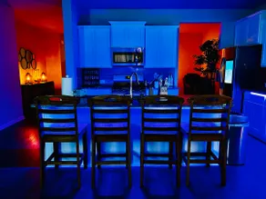 Skylines : Stunning New Luxury Home. - Image 3