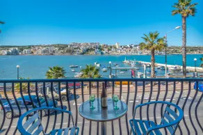 Lovely Cosy Seafront Apt on St Pauls Bay promenade - Image 2
