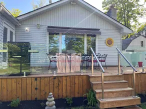 Waterfront Cottage Retreat 200ft Shoreline+ Kayaks - Image 4