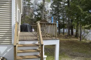Beautiful Lakeside Cottage - Image 4