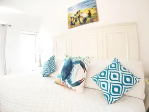 Stunning new place! w/ Pool and Resort Amenities! - Image 2