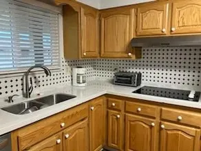 spacious 3 bedroom home in senior (55+) Sun City - Image 4