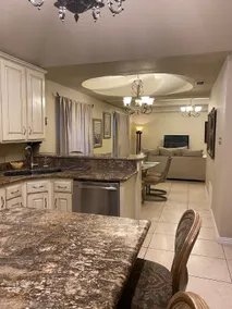 Spacious Casa Del Norte-1 mile from Mall - Image 5