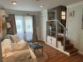 Fab Beachy Shem Creek Walkable - Image 2