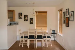 Cozy, newly renovated Eado home - Image 4