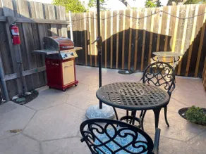 Tony’s Place - King, air conditioned, Private - Image 5