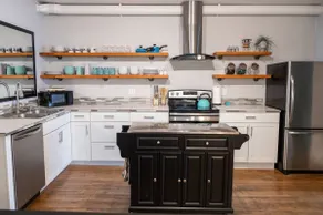 Historic Loft in the heart of Uptown Butte - Image 4