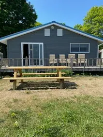 3 bedroom Lake Cottage Retreat - Image 5