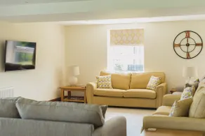 Beautiful farmhouse on our farm in Kent sleeps 21 - Image 3
