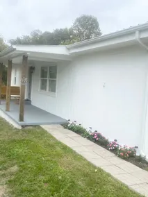 Country Hideaway- Cozy 4 BR- Fully Renovated! - Image 3